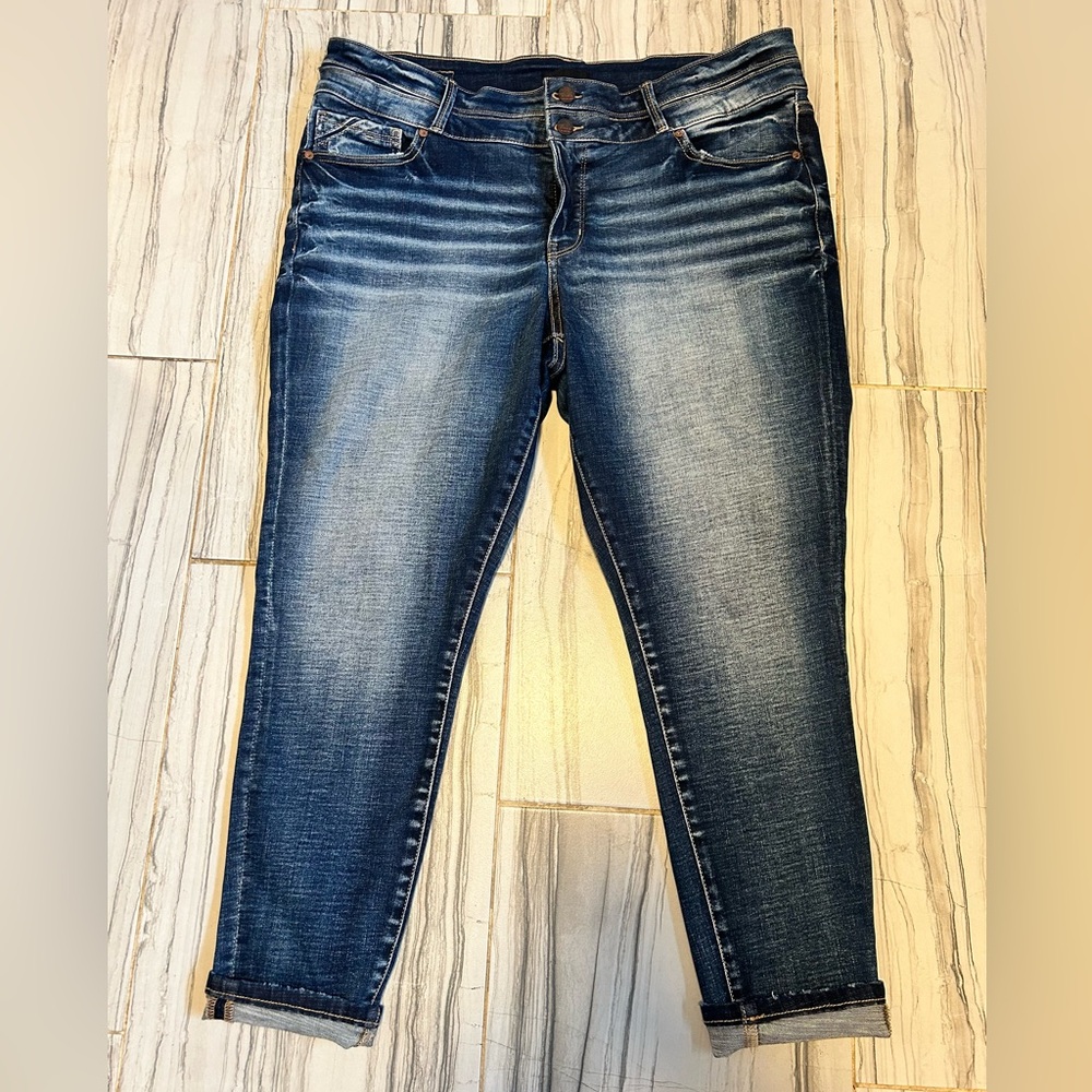Like New Buckle Black Fit No. 53 Mid-Rise Ankle Cropped Skinny Stretch Jean - Picture 2 of 16